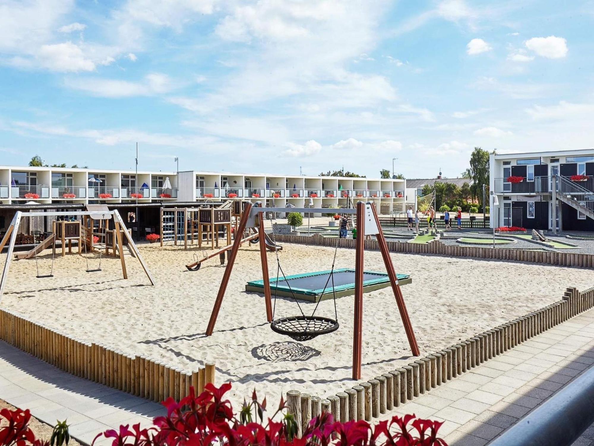 5 Person Holiday Home On A Holiday Park In Glesborg Экстерьер фото